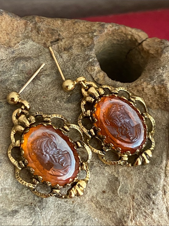 Vintage Jewelry - Vintage Gold-Tone Amber Iridescent Glass Cameo Drop Stud Earrings